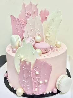 Bespoke anniversary cake for a special celebration