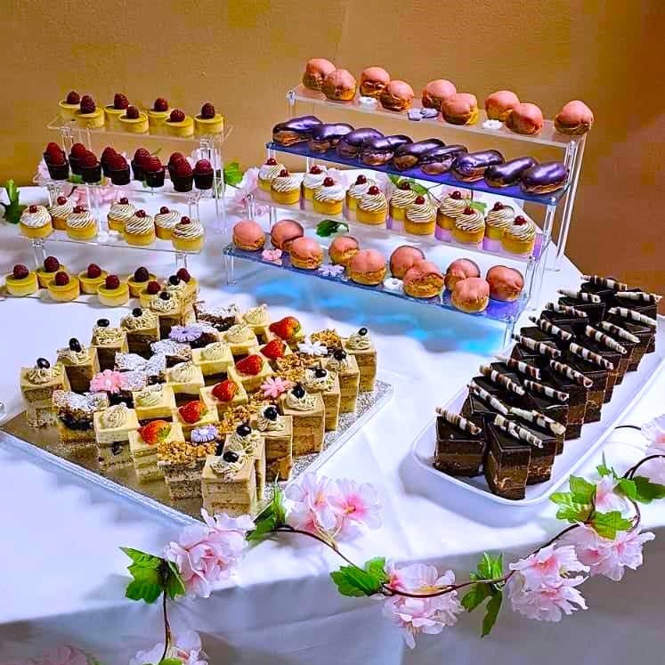 Dessert table image